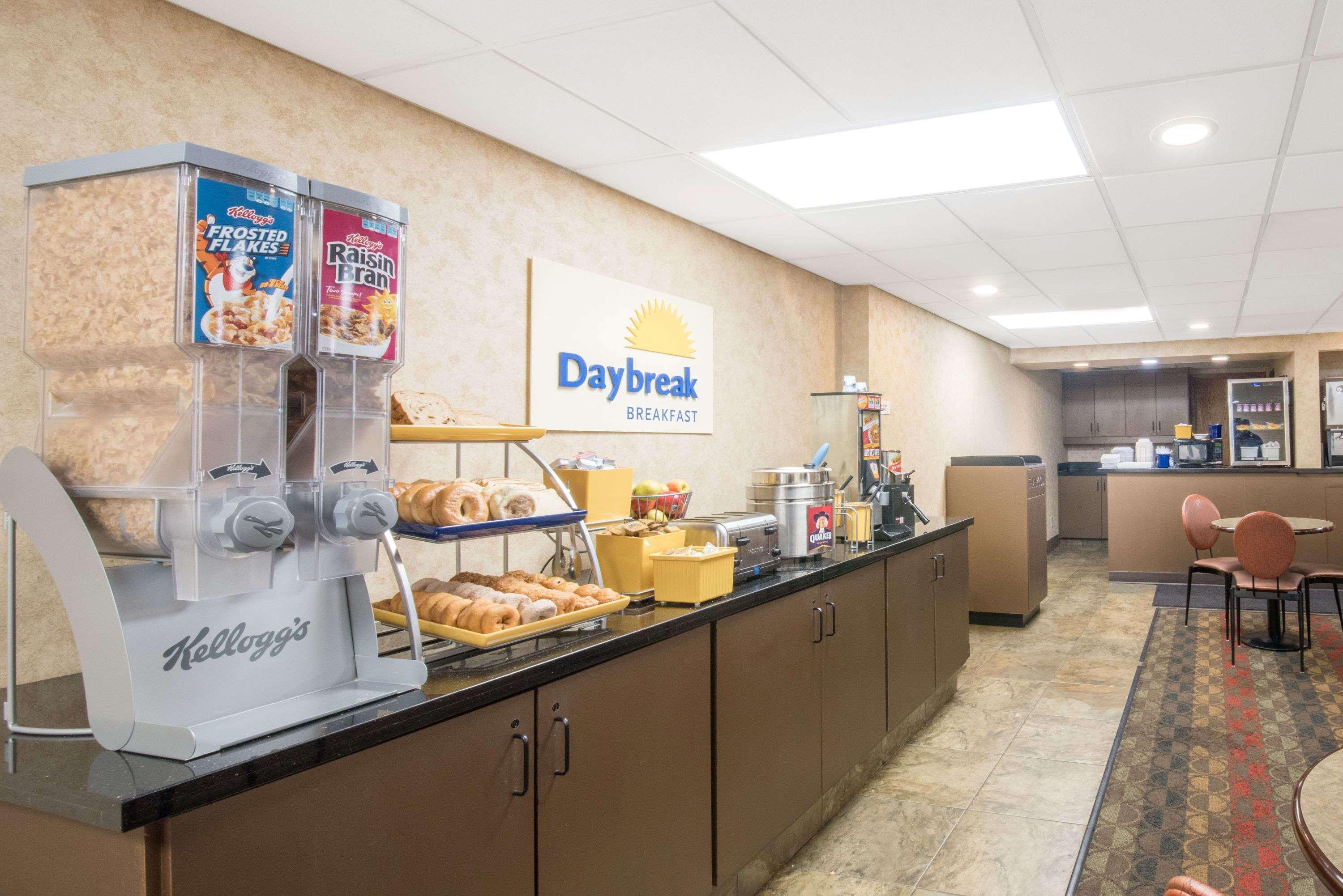 Hotel Days By Wyndham Lakewalk Duluth